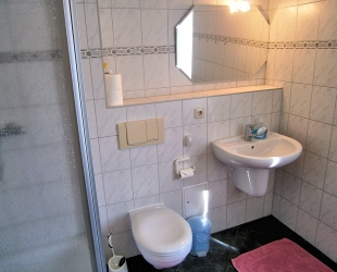 Ferienwohnung 2 - Herr Utes